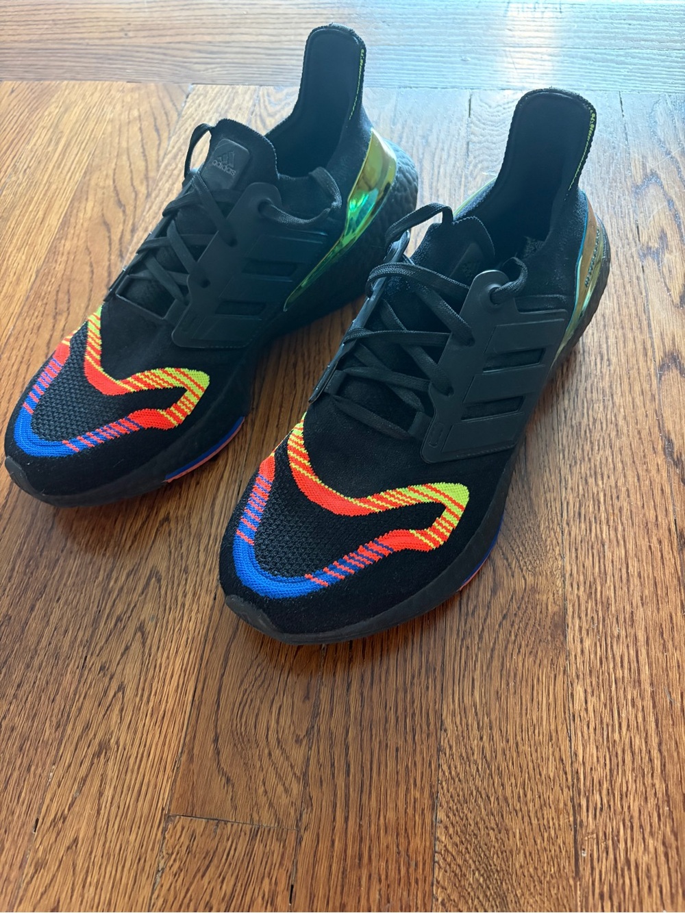 adidas UltraBoost 22 Linear Energy Black